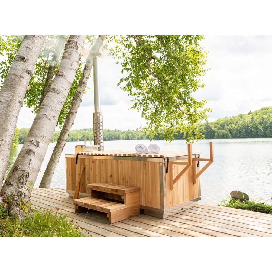 outdoor hot tub