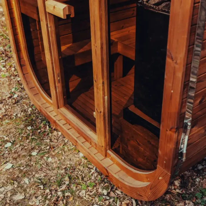 Outdoor sauna next to a cold plunge pool